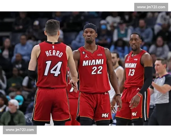 热火对阵骑士全场录像解析攻防博弈与关键瞬间回顾赛场走势深度复盘